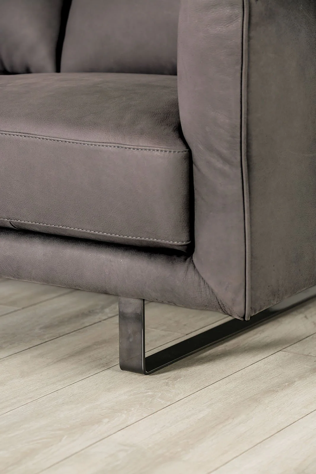 Mezzanotte Sofa, Gray - Image 4