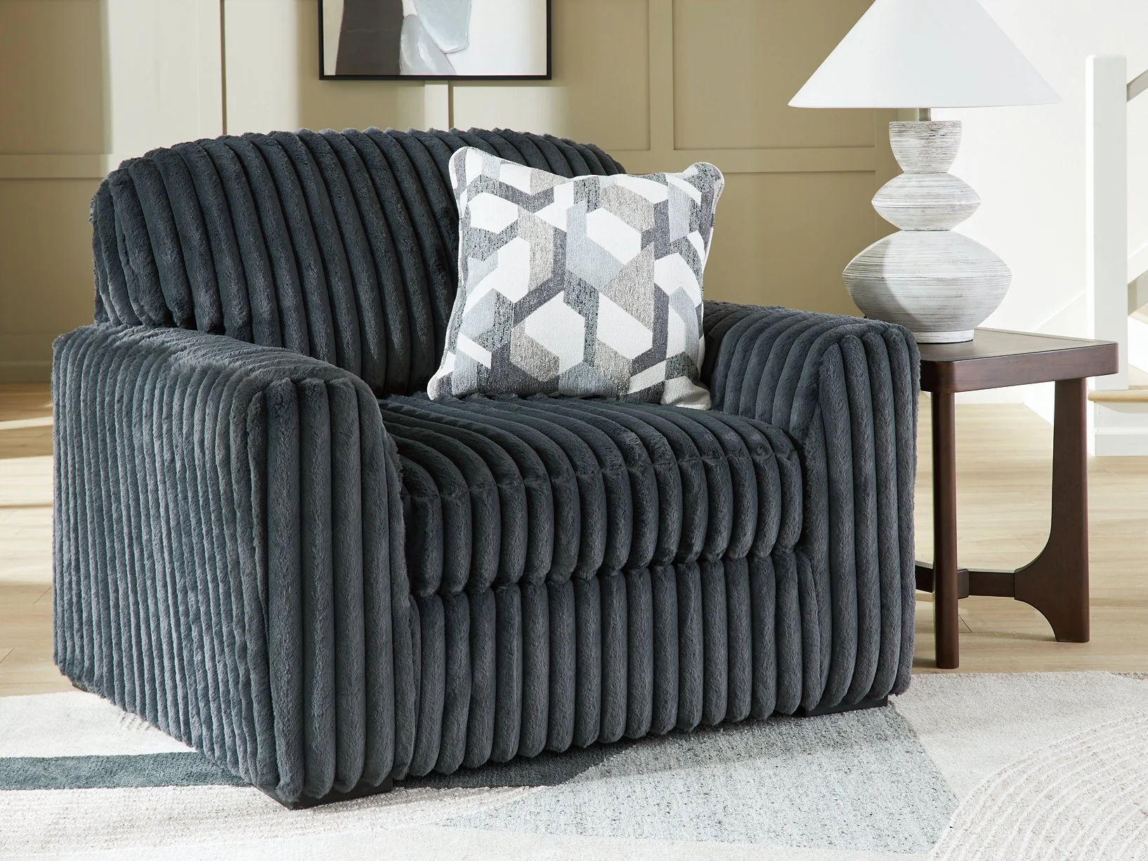 Midnight-Madness Oversized Chair - Image 14