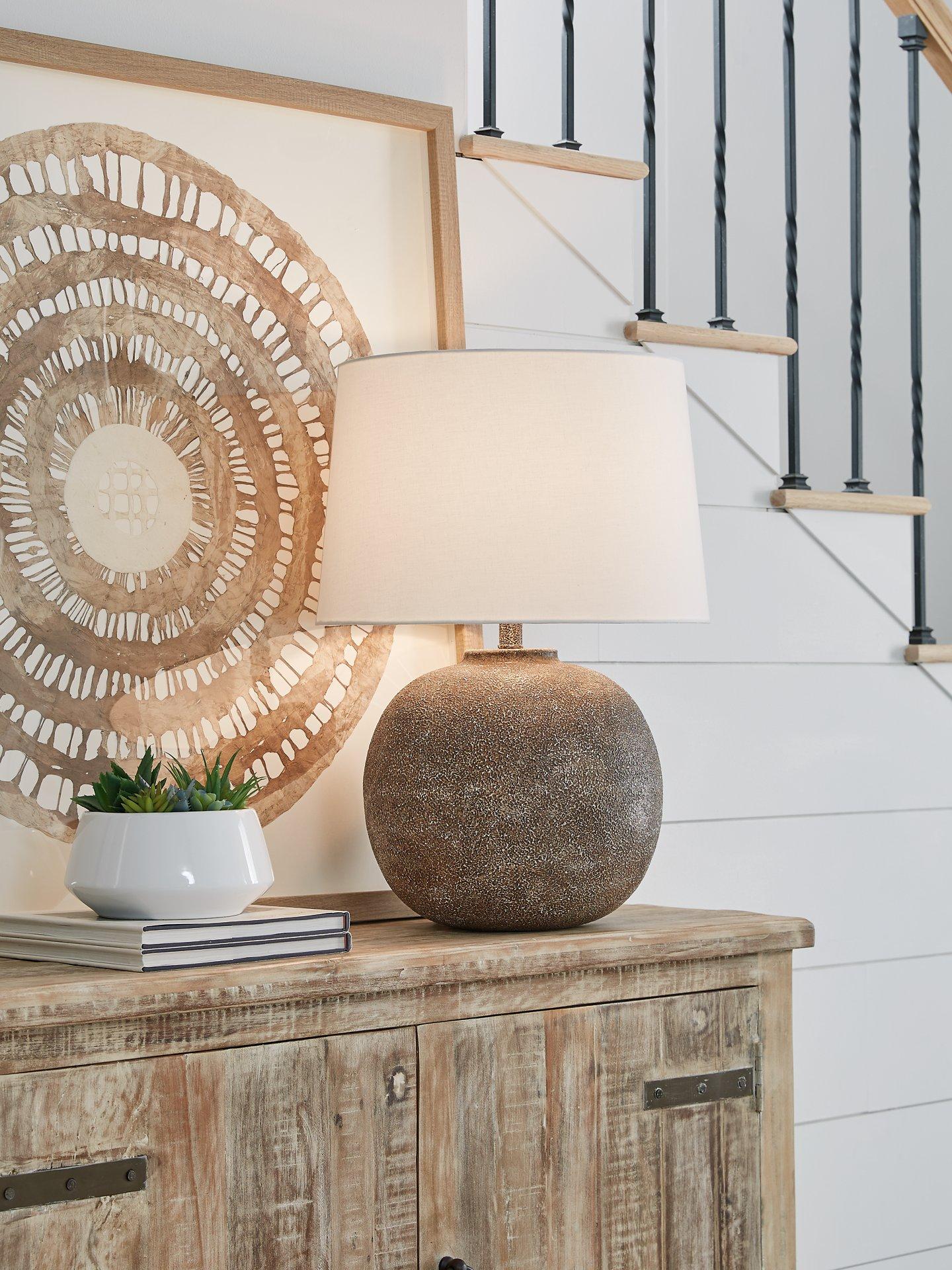 Neavesboro Lamp Set - Image 2