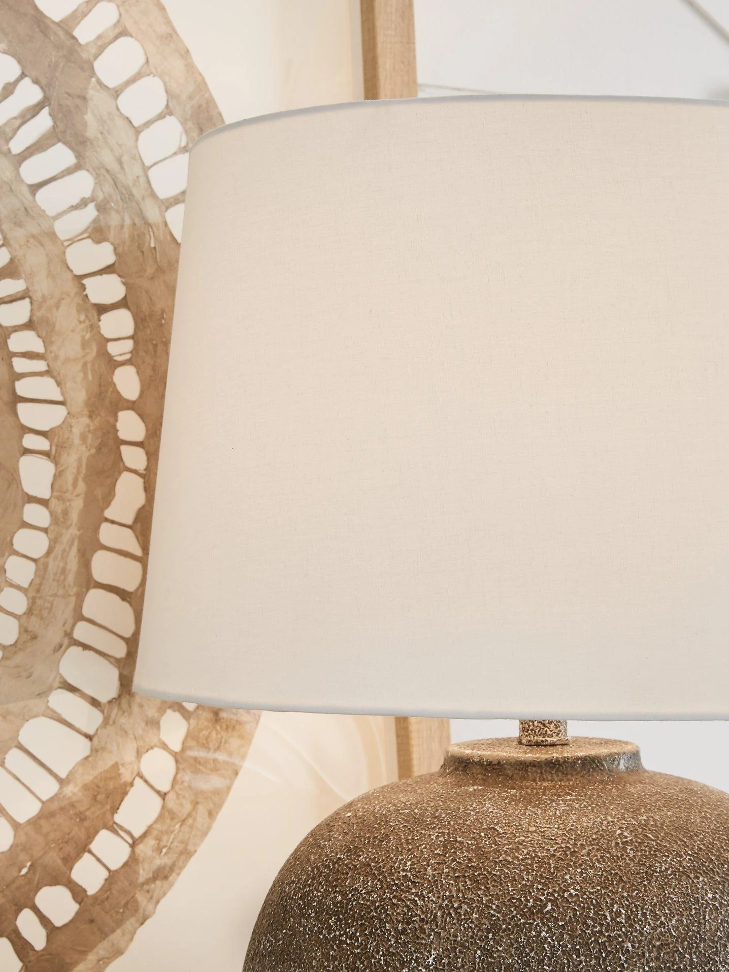 Neavesboro Lamp Set - Image 6