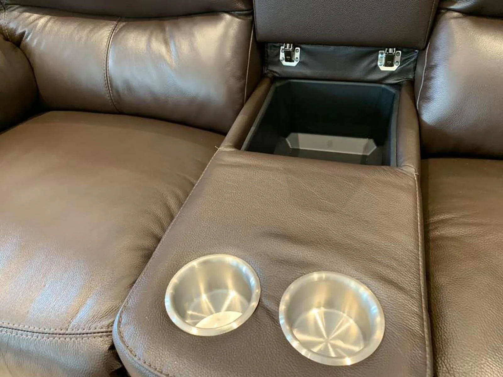 Palliser Cozumel Power Console Loveseat with Cupholder - Image 4