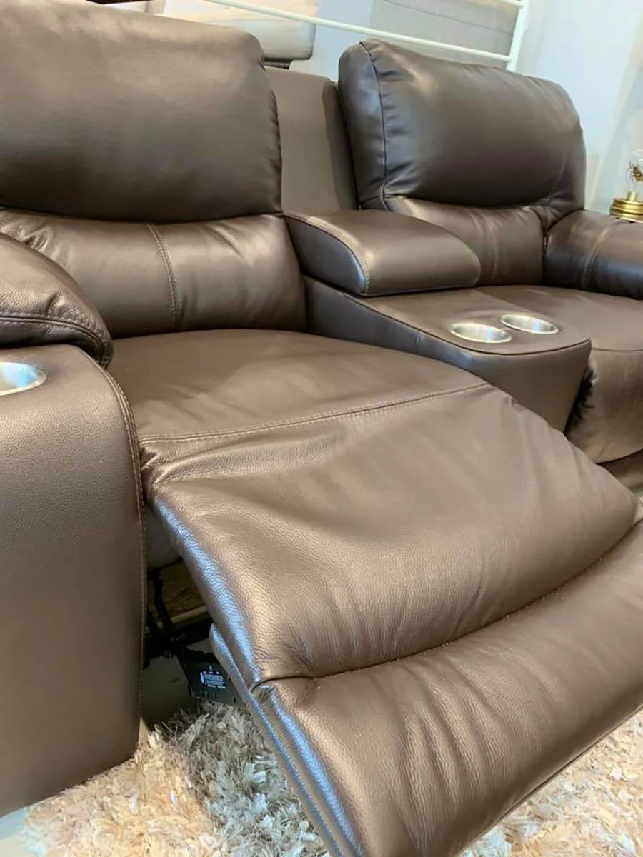 Palliser Cozumel Power Console Loveseat with Cupholder - Image 5