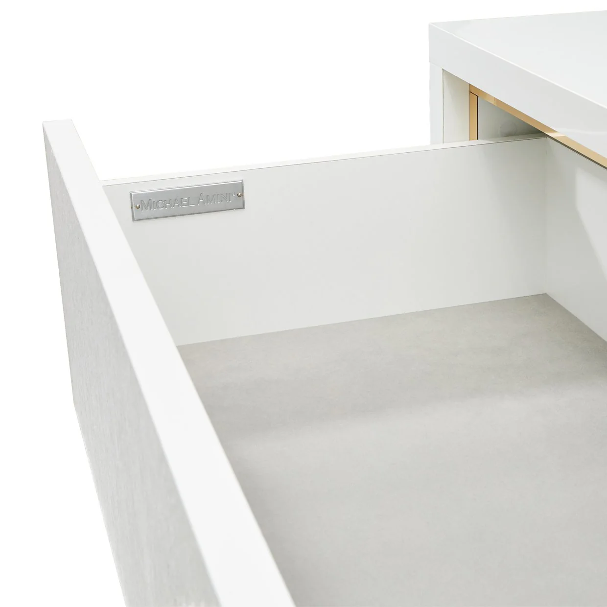 Palm Gate 6-Drawer Chest - Cloud White - Image 4