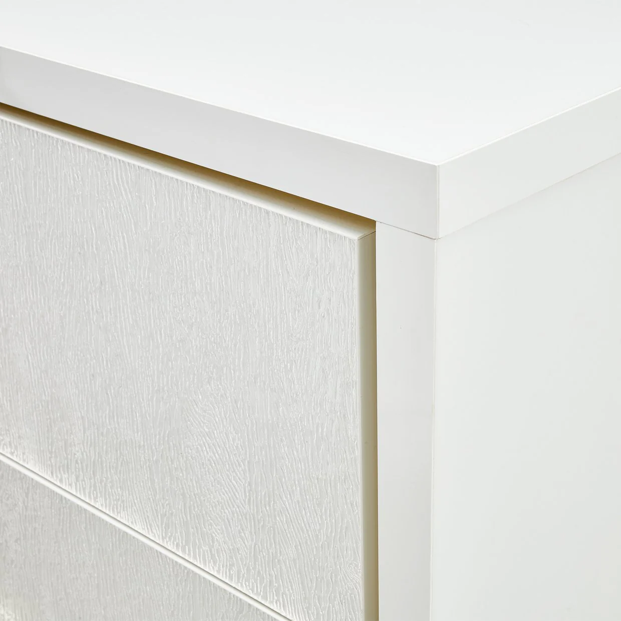 Palm Gate 6-Drawer Chest - Cloud White - Image 6