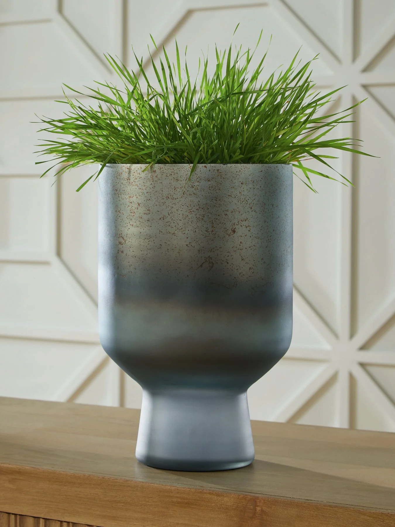 Pennmore Vase - Image 2