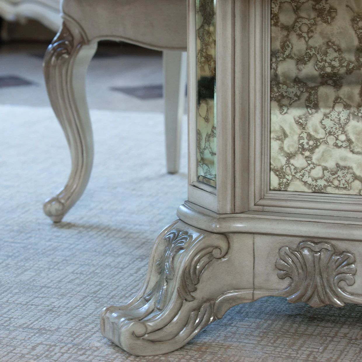 Platine de Royale Rectangular Dining Table - Champagne - Image 6