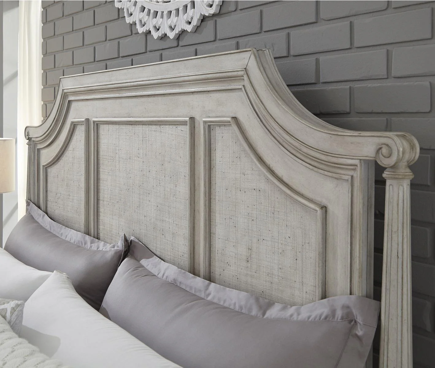 Pulaski Campbell Street Queen Panel Bed in Vanilla Cream - Image 4