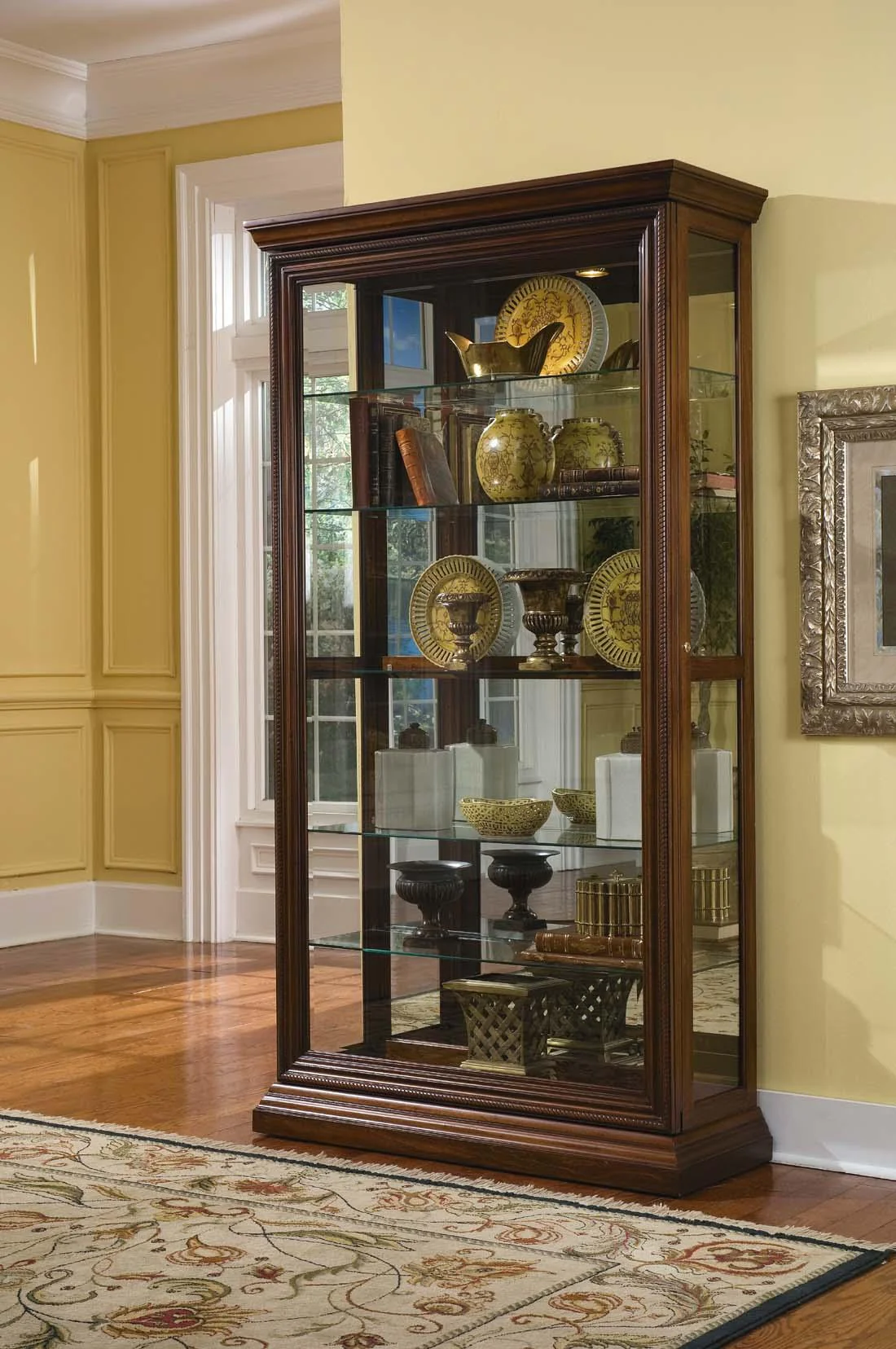 Pulaski Edwardian Two Way Sliding Door Curio - Image 3