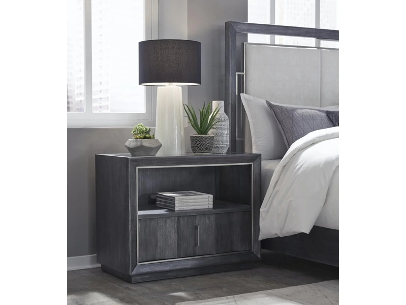 Pulaski Furniture Echo Bachelor's Chest in Galaxy Black - Image 4