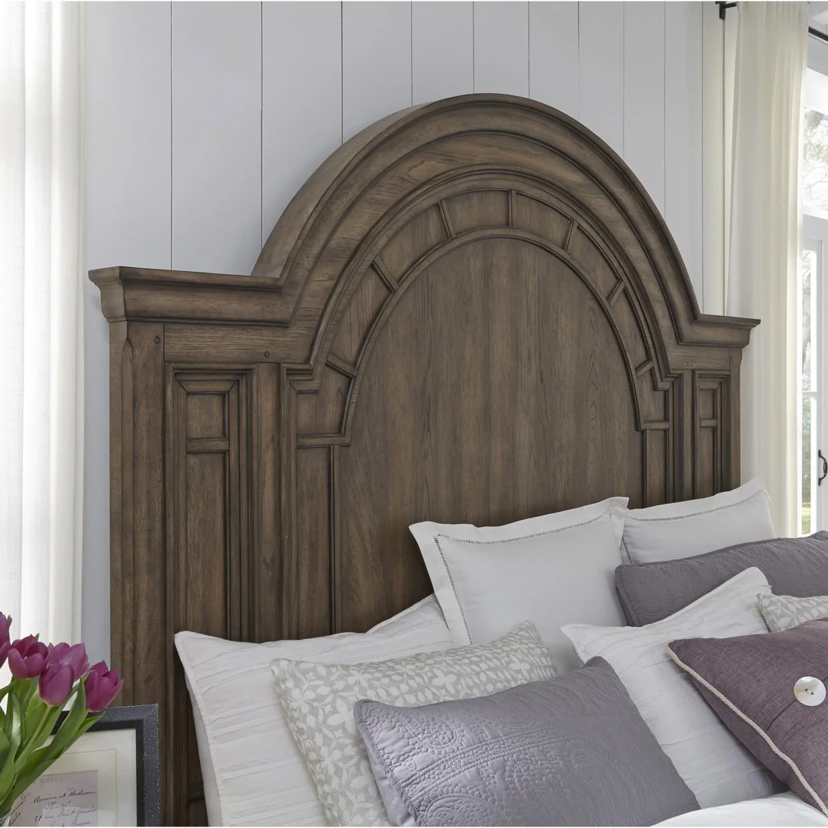 Pulaski Glendale Estates Queen Panel Bed in Brown - Image 3