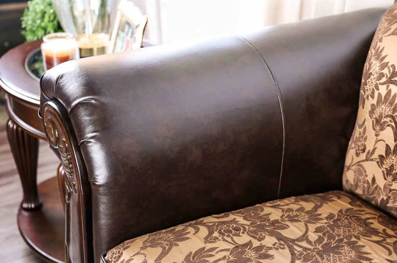 Quirino Loveseat - Image 4