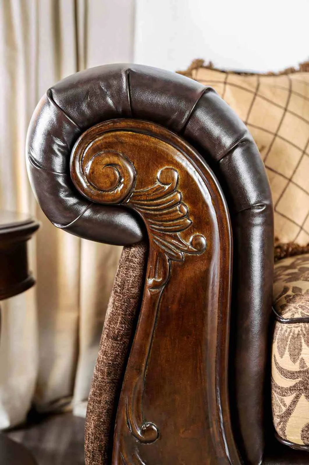 Quirino Sofa - Image 6