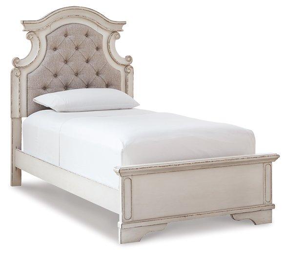 Realyn Bed - Image 20