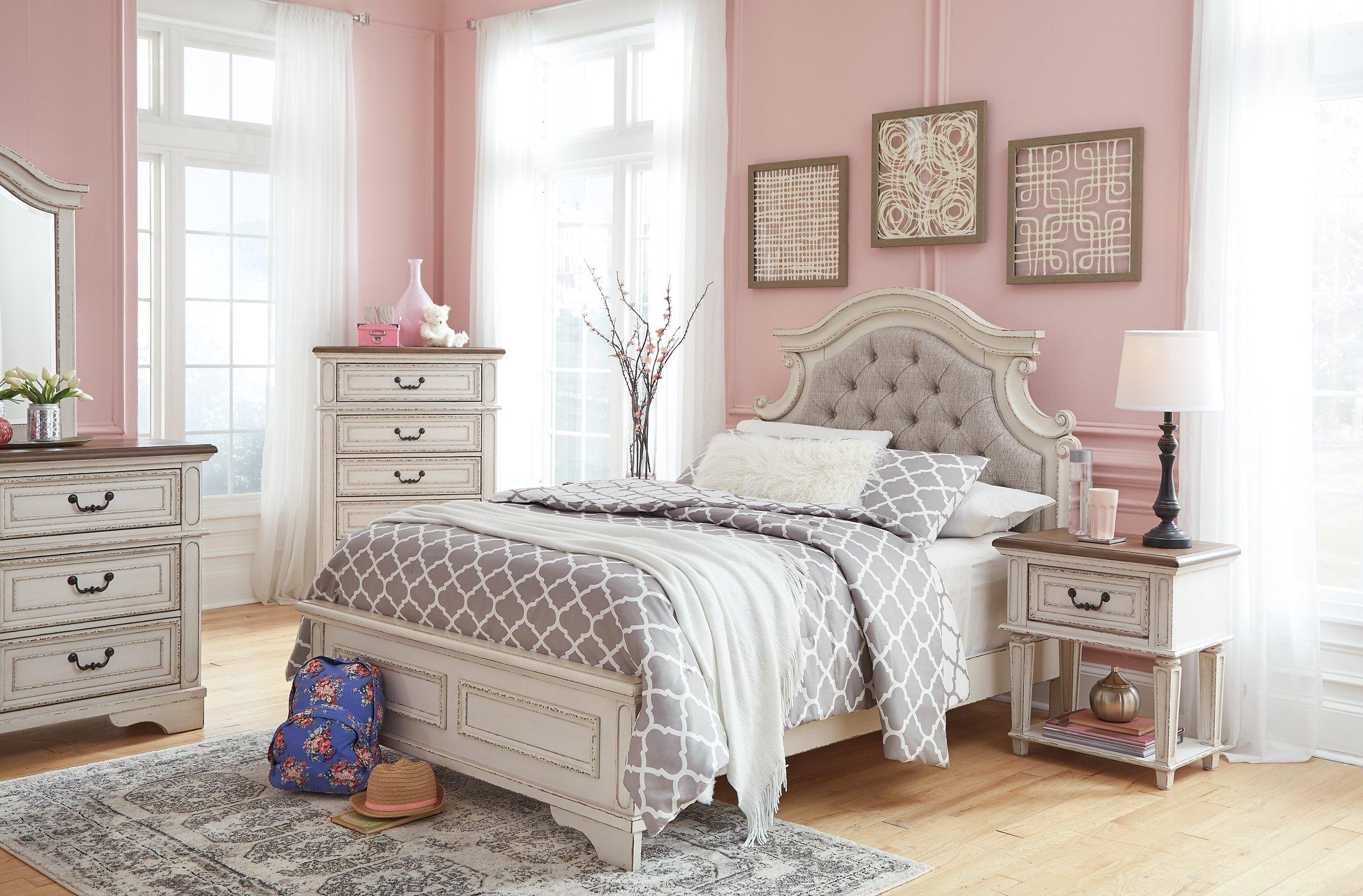 Realyn Bed - Image 34