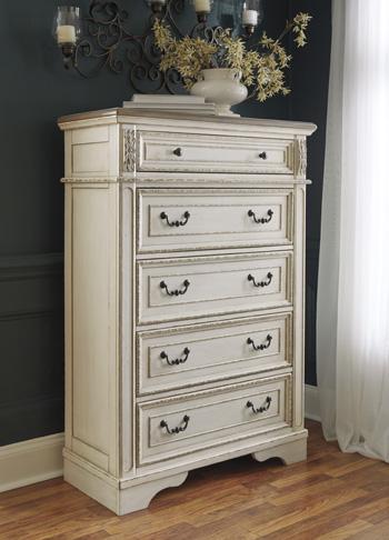 Realyn Chest of Drawers - Image 16