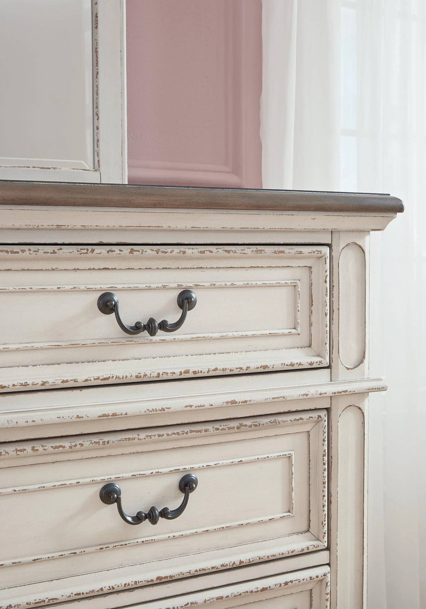 Realyn Dresser and Mirror - Image 18