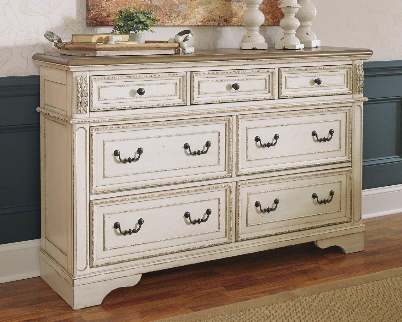 Realyn Dresser and Mirror - Image 5