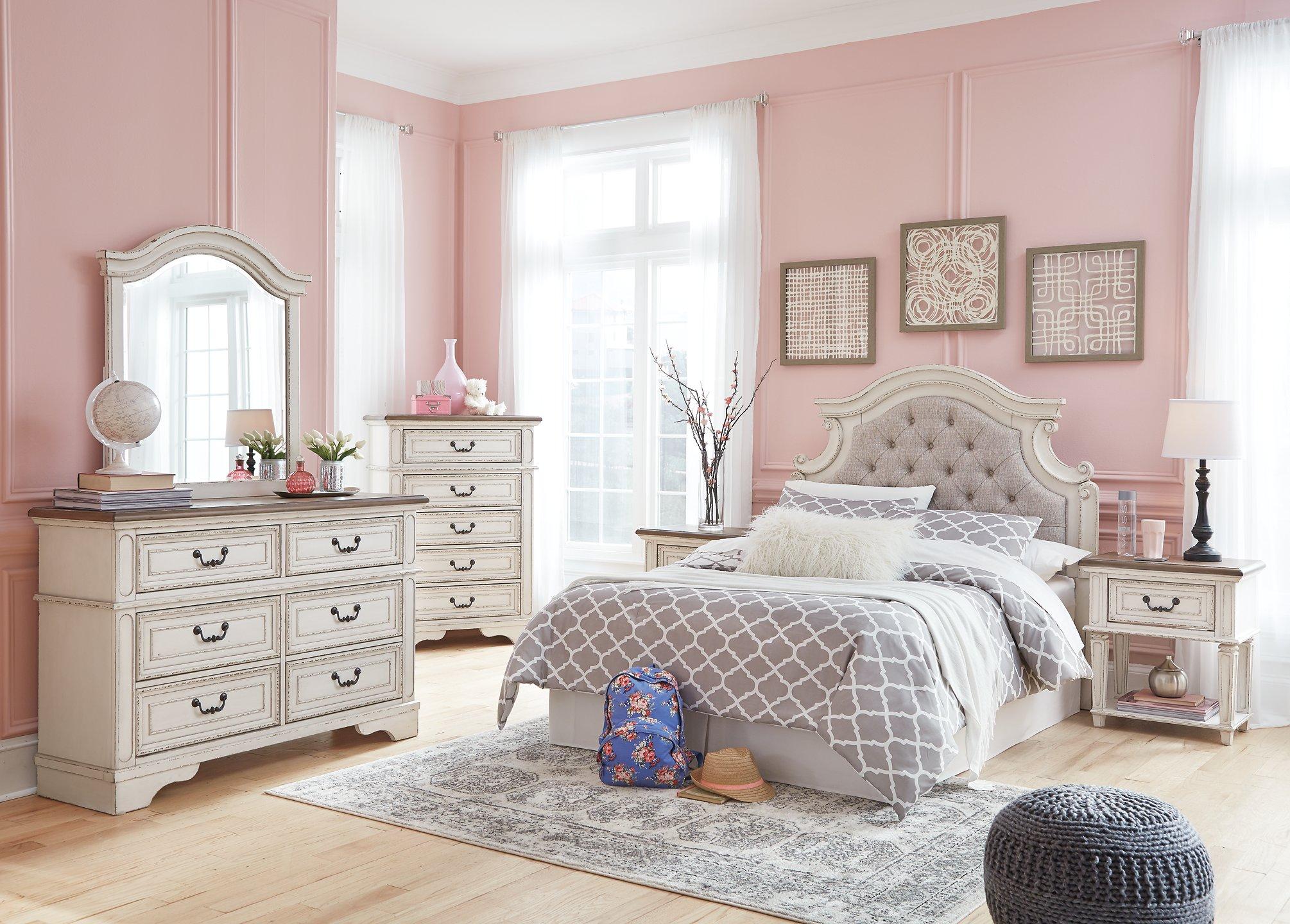 Realyn Nightstand - Image 13