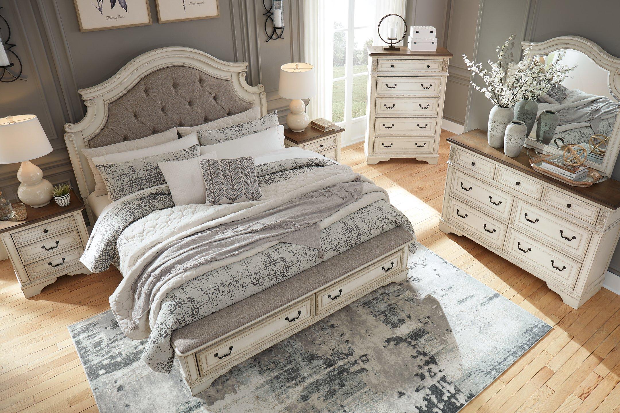 Realyn Upholstered Bed - Image 30