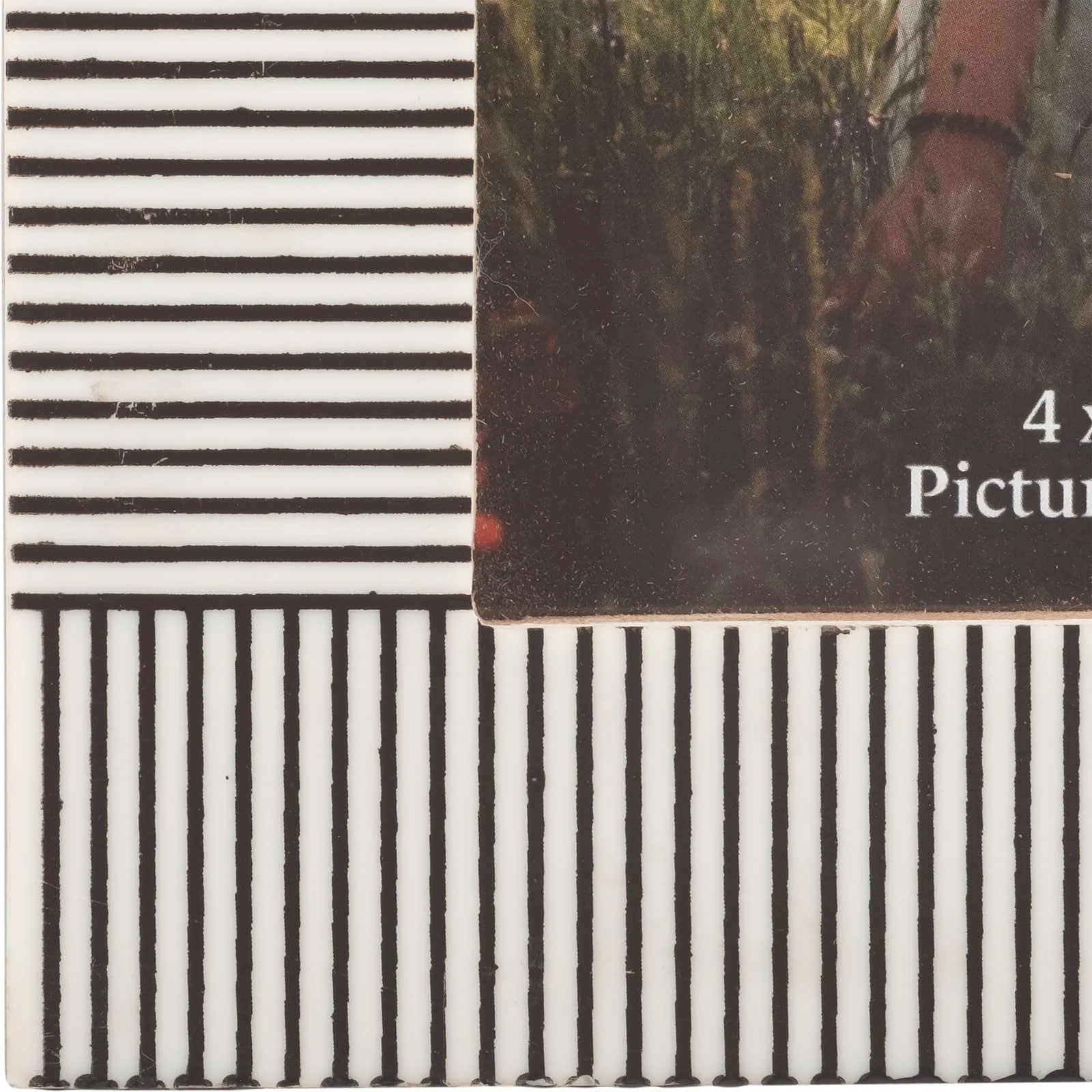 Resin,4x6 Etched Lines Photo Frame ,black/white - Image 5