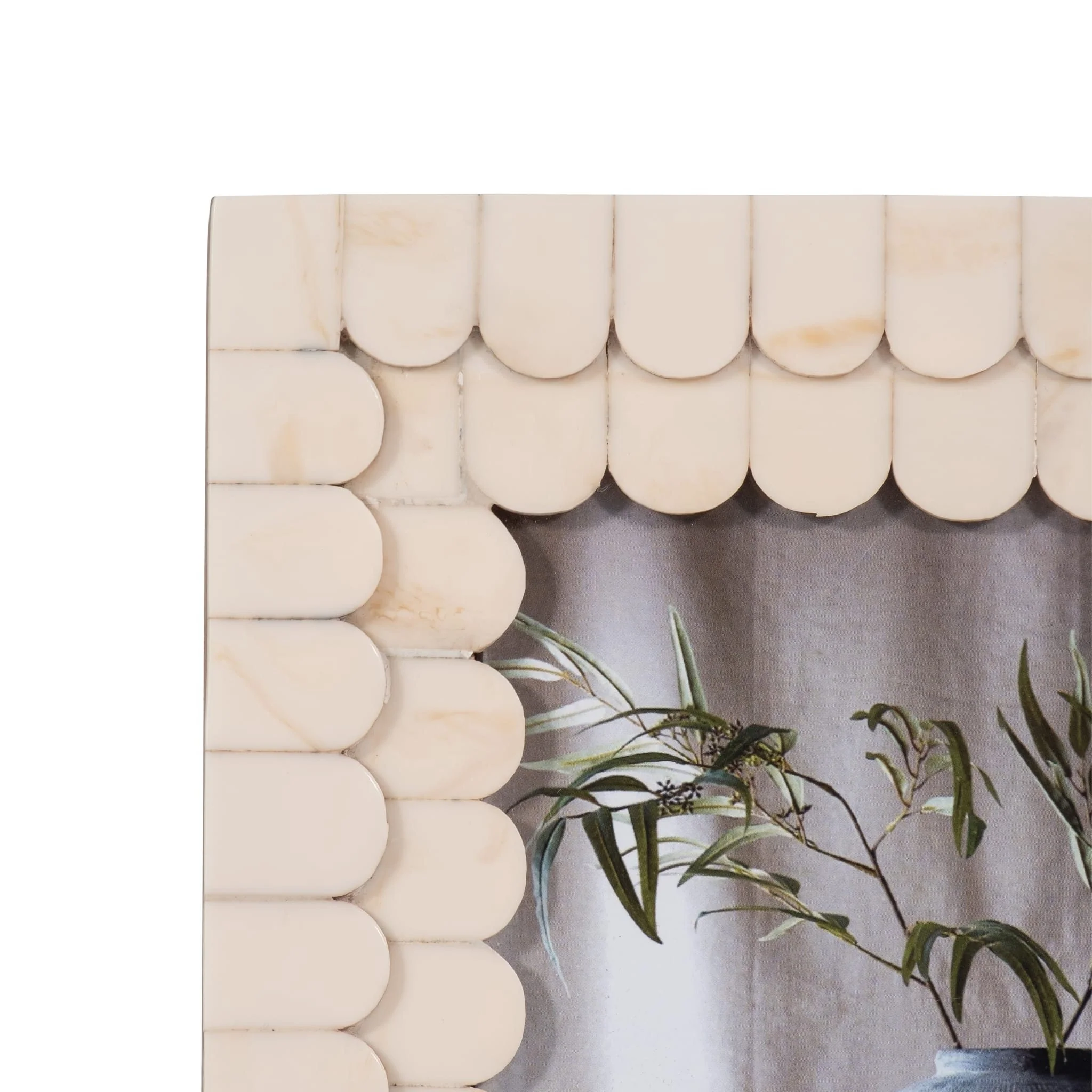 Resin, 4x6 Scalloped Photo Frame, Ivory - Image 4