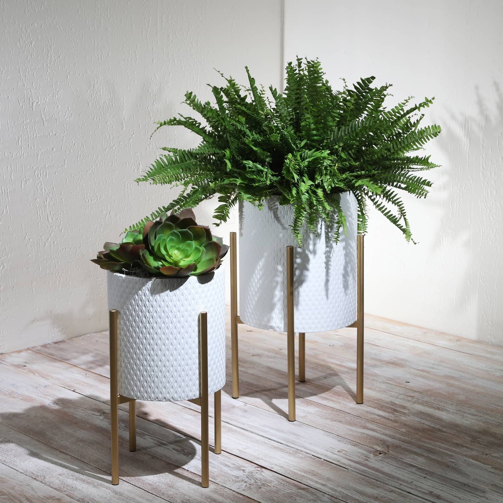 S/2 Textured Planter On Metal Stand, White/gold - Image 7