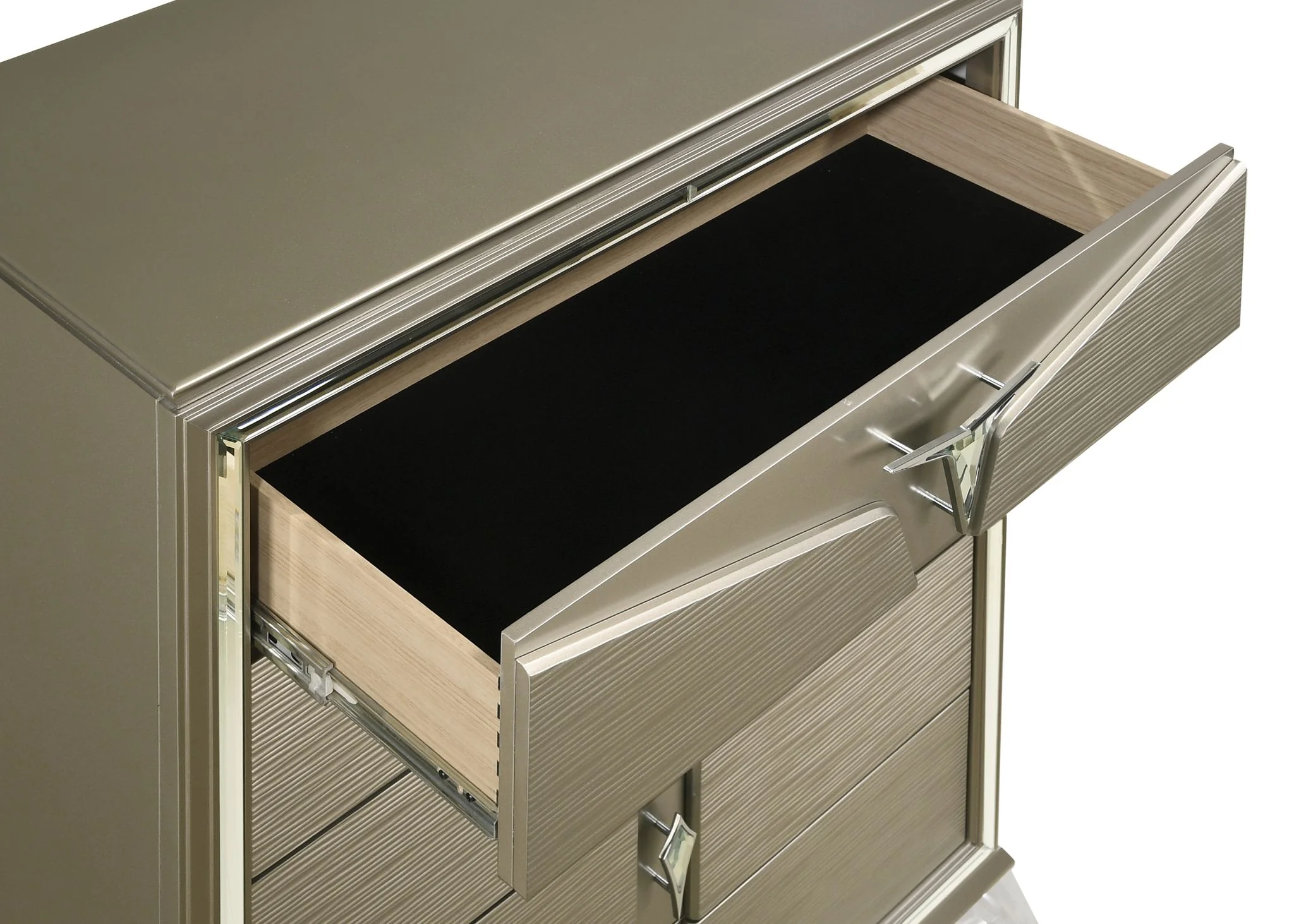 Samantha Queen 4 Pc Bedroom Set - Image 20