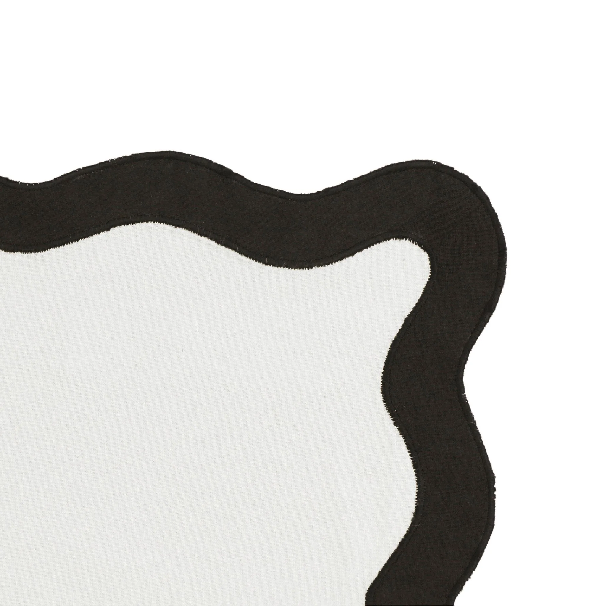 Scalloped Edge Black and White Cotton Placemat - Set of 4 - Image 3