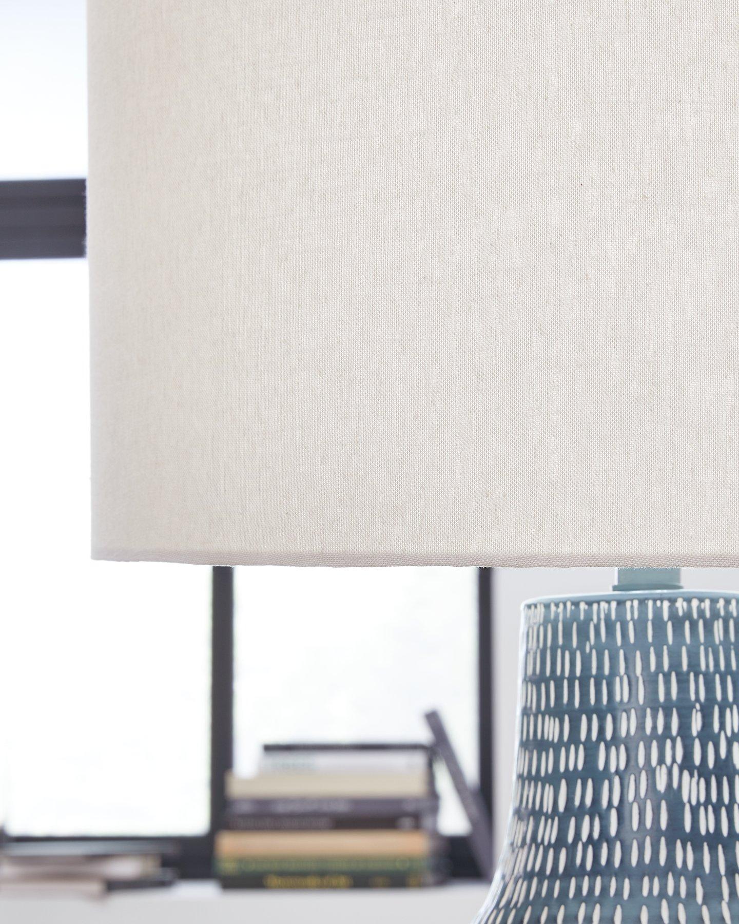 Schylarmont Table Lamp - Image 5