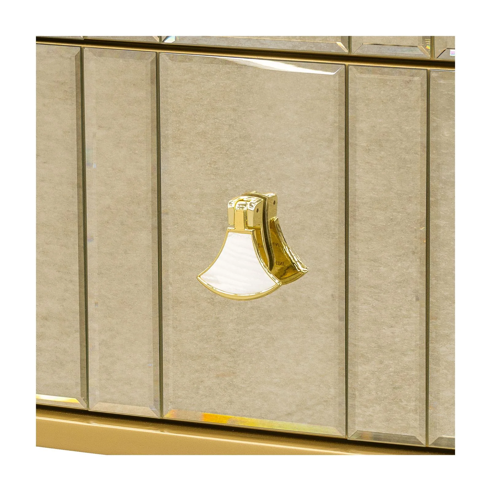 Scotts Square Dresser - Light Champagne - Image 7