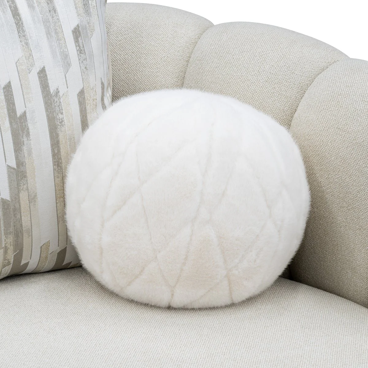 Scotts Square Loveseat - Cornsilk/Light Champagne - Image 9