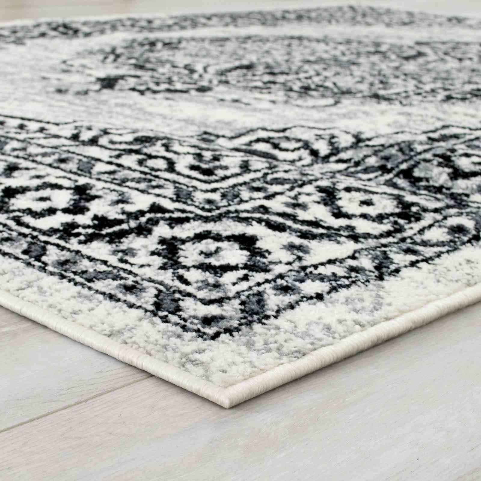 Serang 5' X 7' Area Rug - Image 4