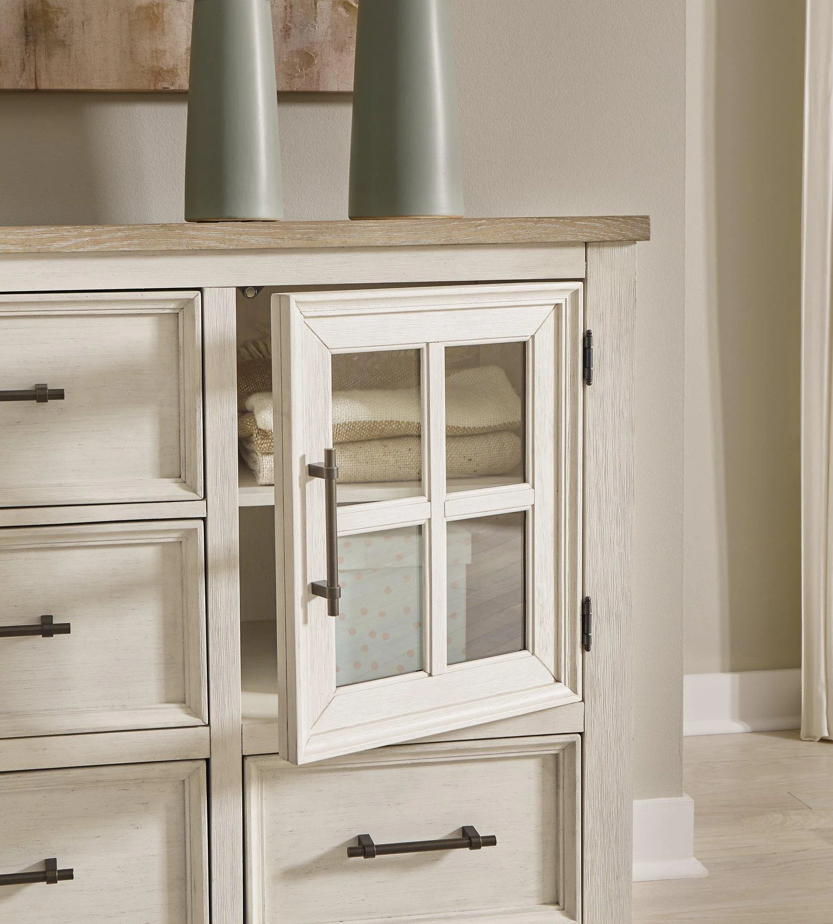 Shaybrock Dresser and Mirror - Image 10