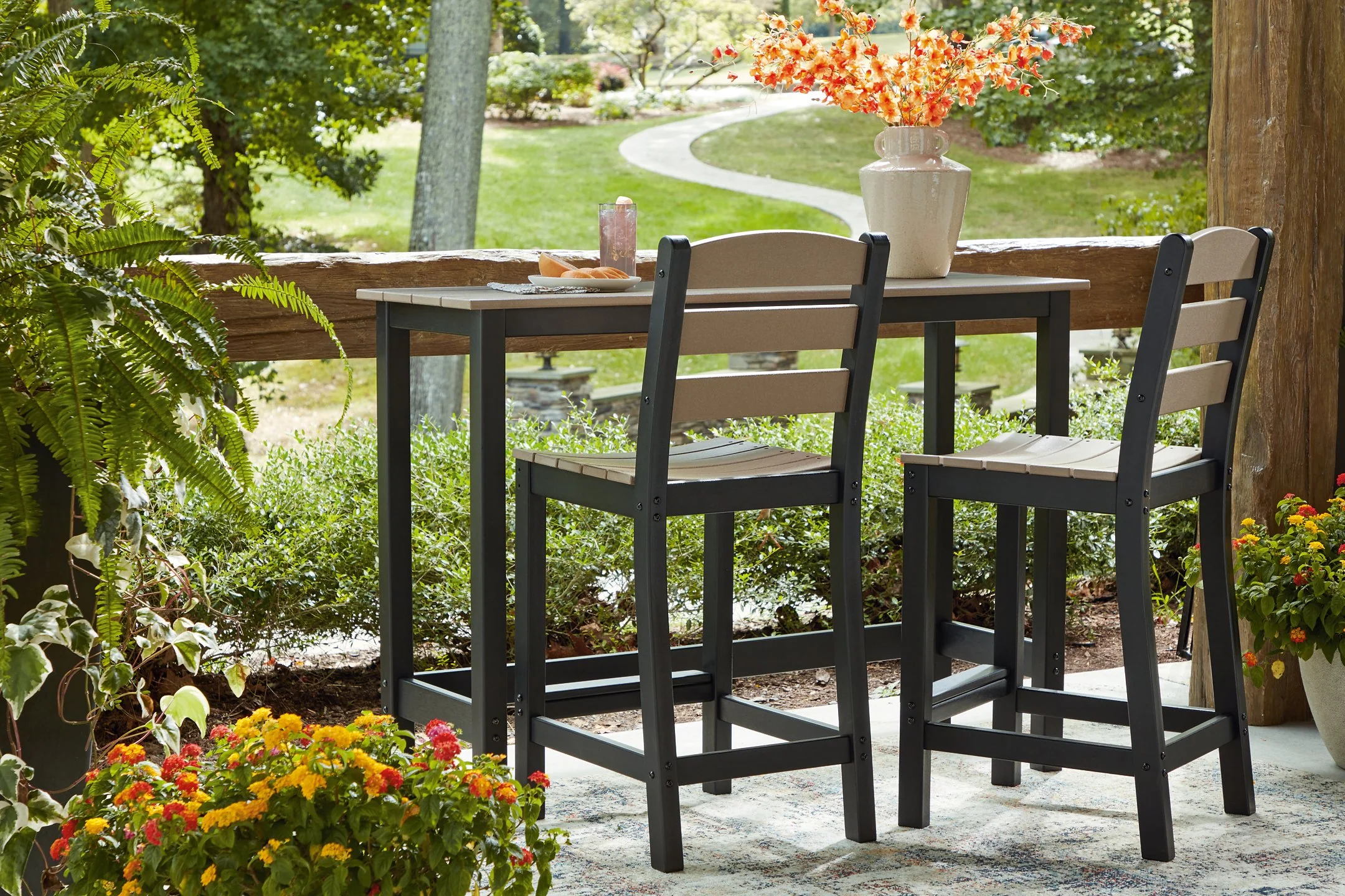 Shoreline Beach Outdoor Counter Table and 2 Barstools - Image 11