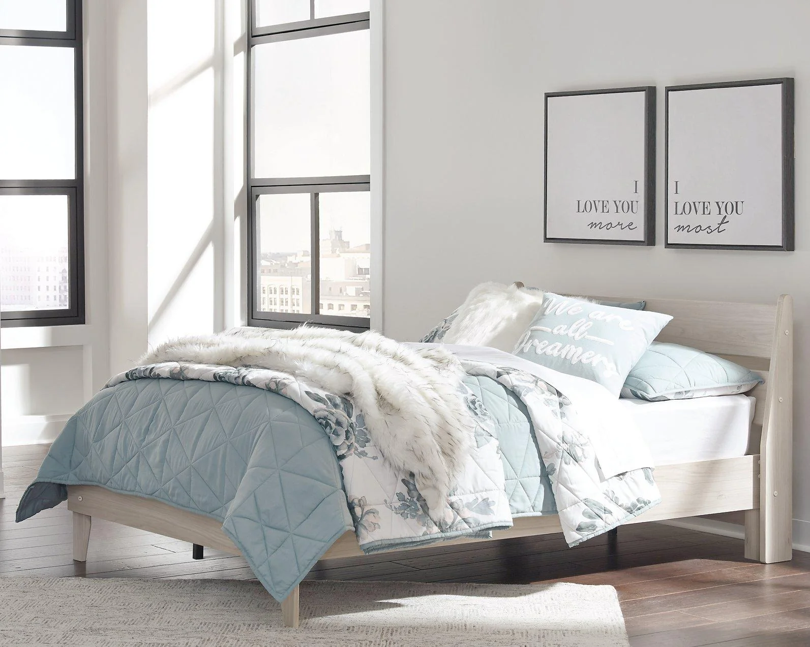 Socalle Panel Bed - Image 21
