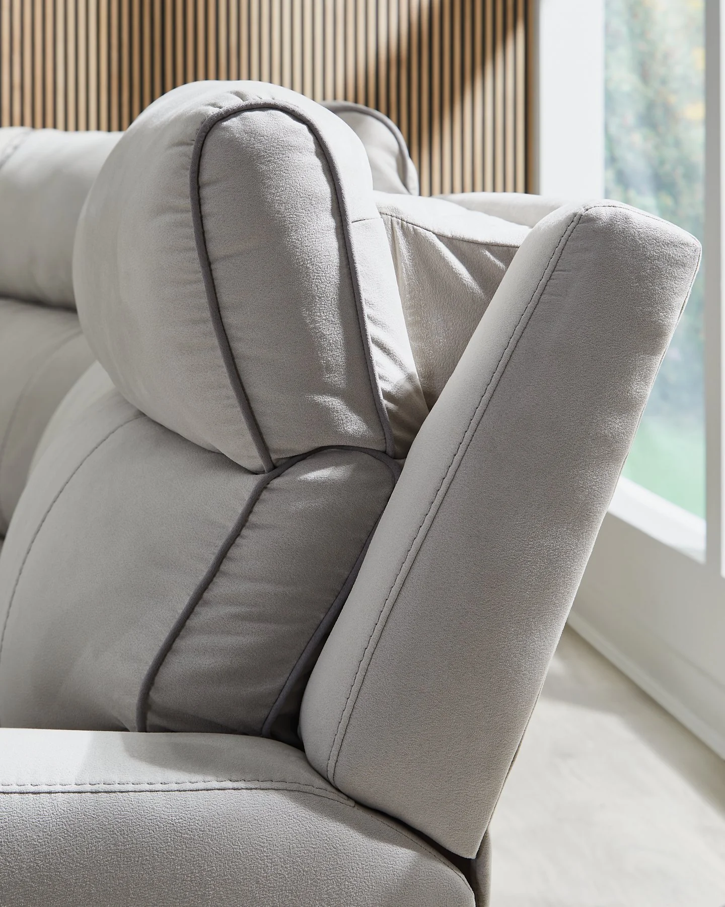 Social Pointe Reclining Sectional with Storage Console - Image 22