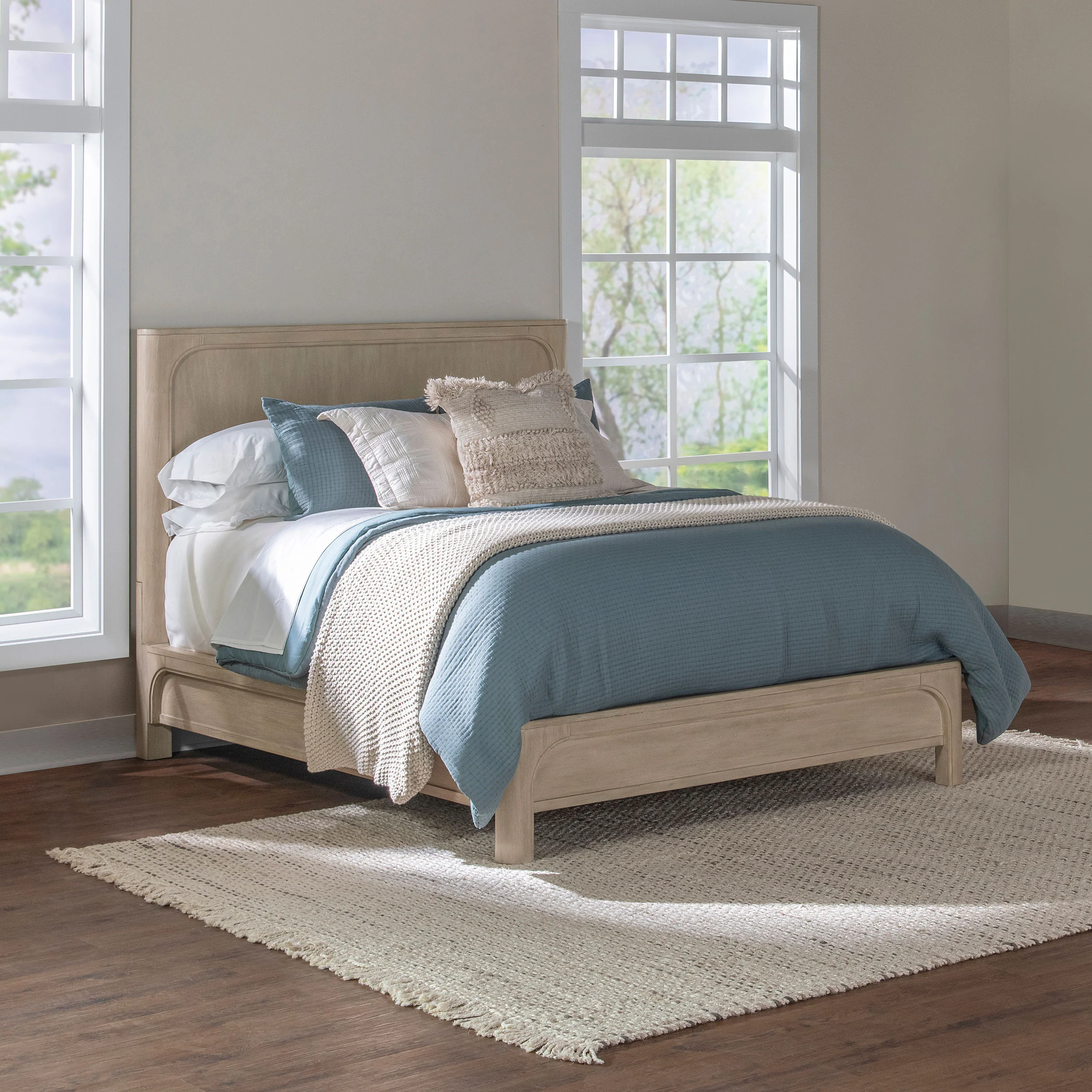Solano Panel Platform Bed - Image 2