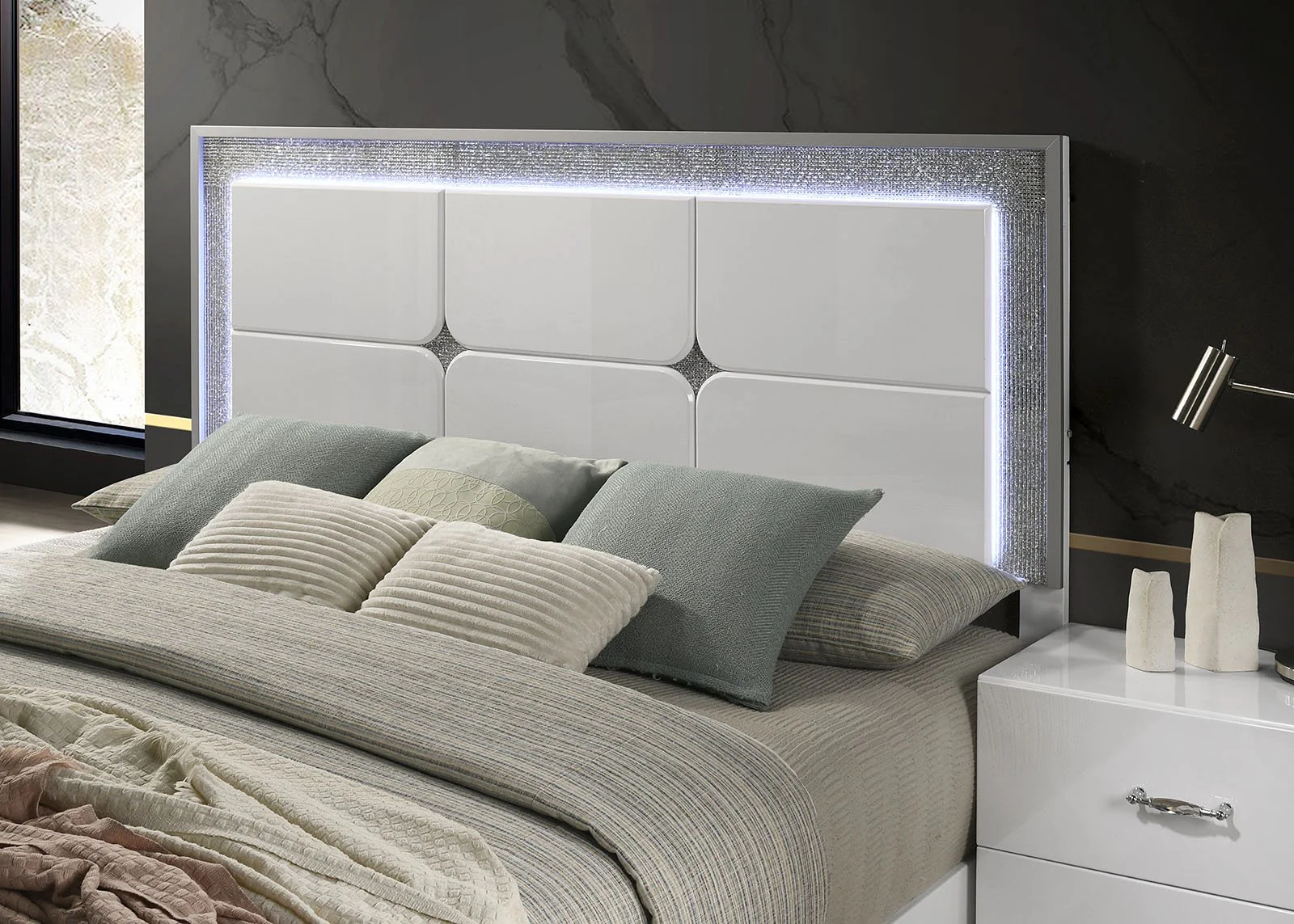 Stoholm Queen Bed, White - Image 3