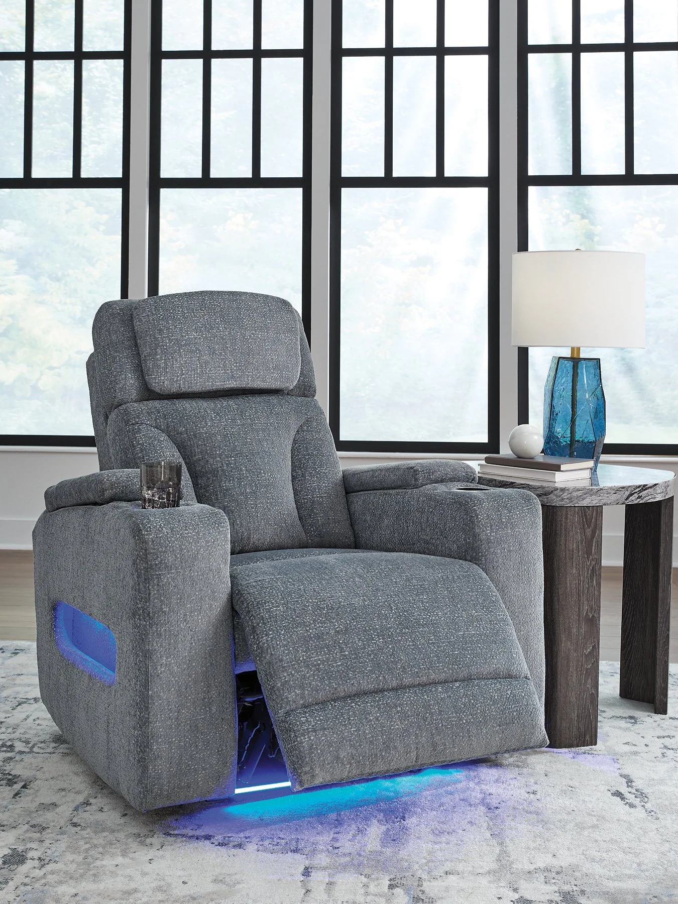 Studio Cave Power Recliner - Image 9