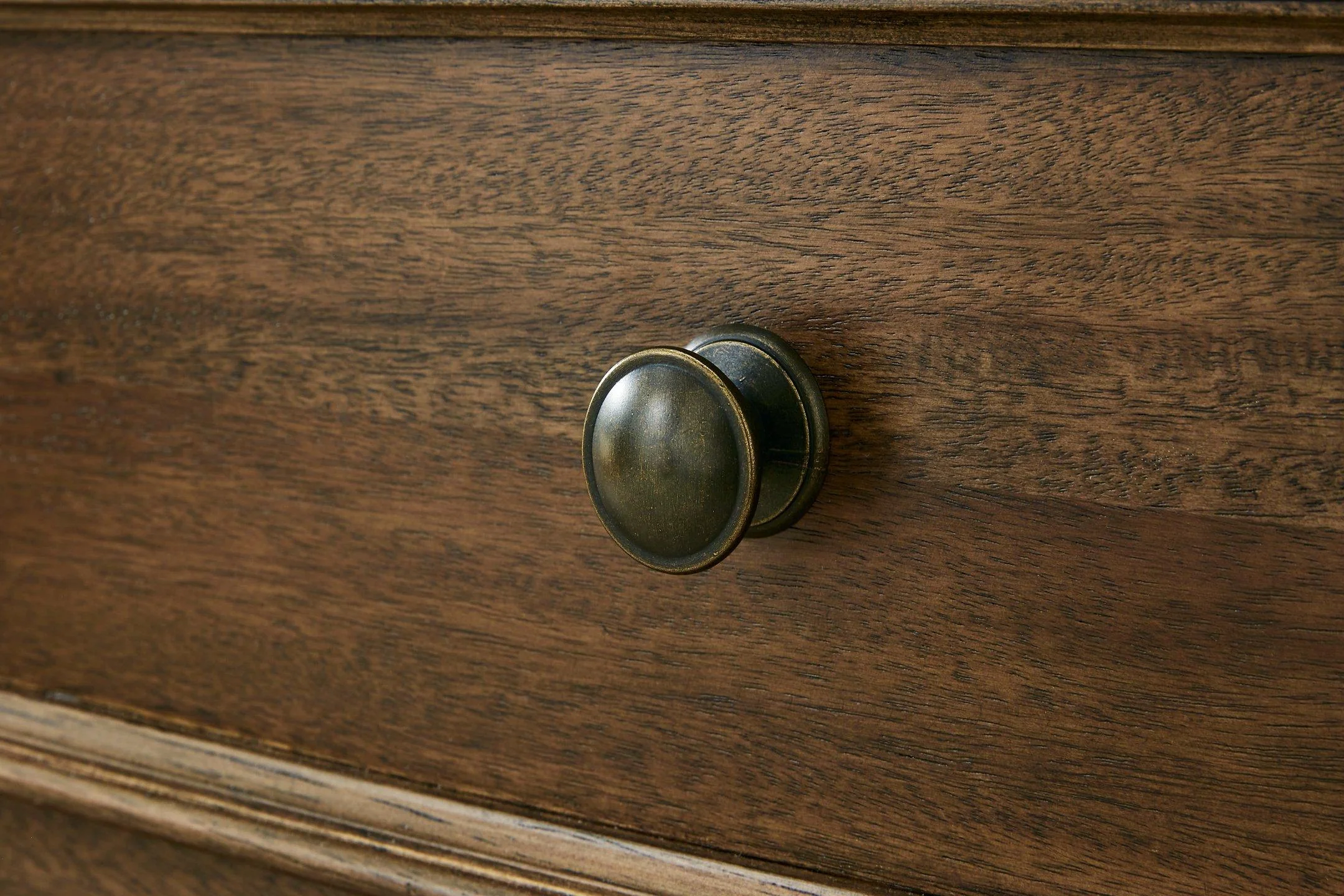 Sturlayne Nightstand - Image 10