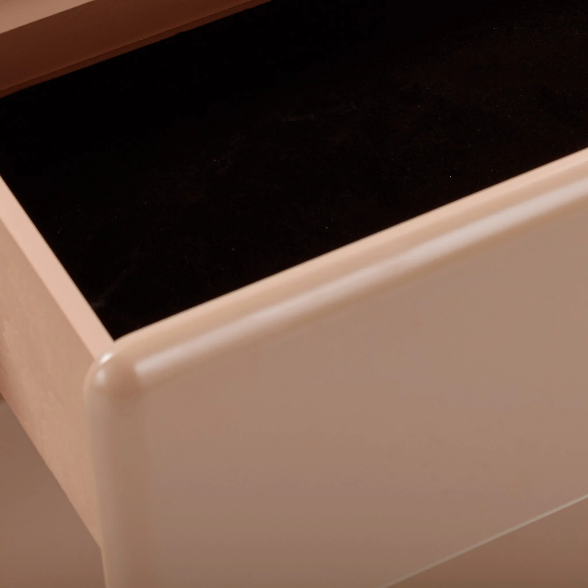 Tammy Taupe 6-Drawer Dresser - Image 5