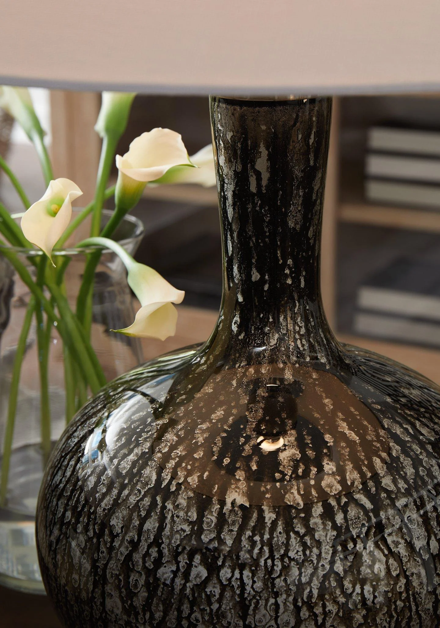 Tenslow Table Lamp - Image 6