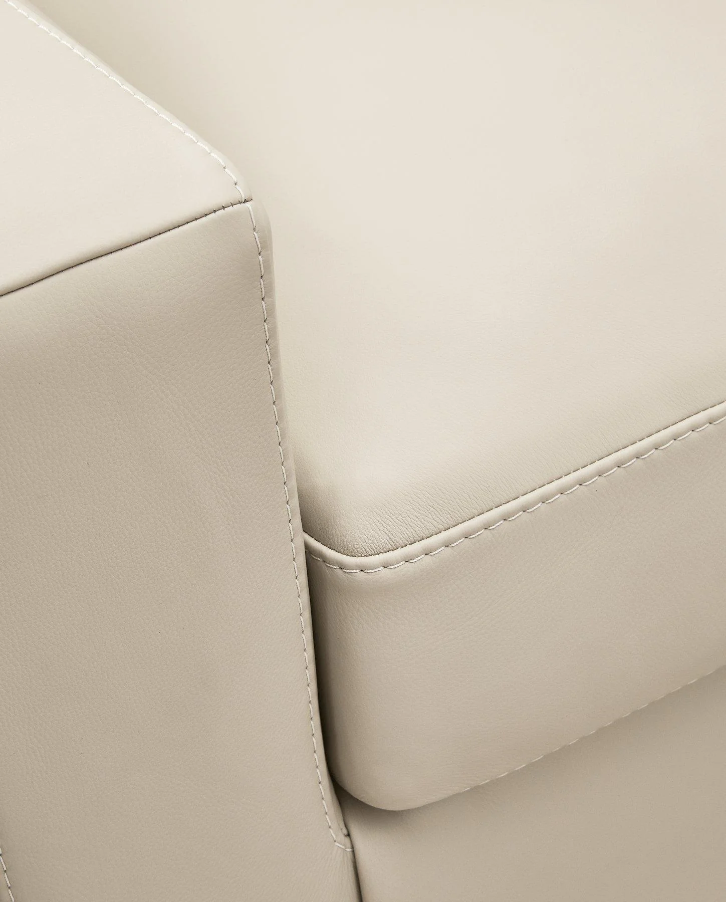 Treasure Trove Living Room Set - Image 4