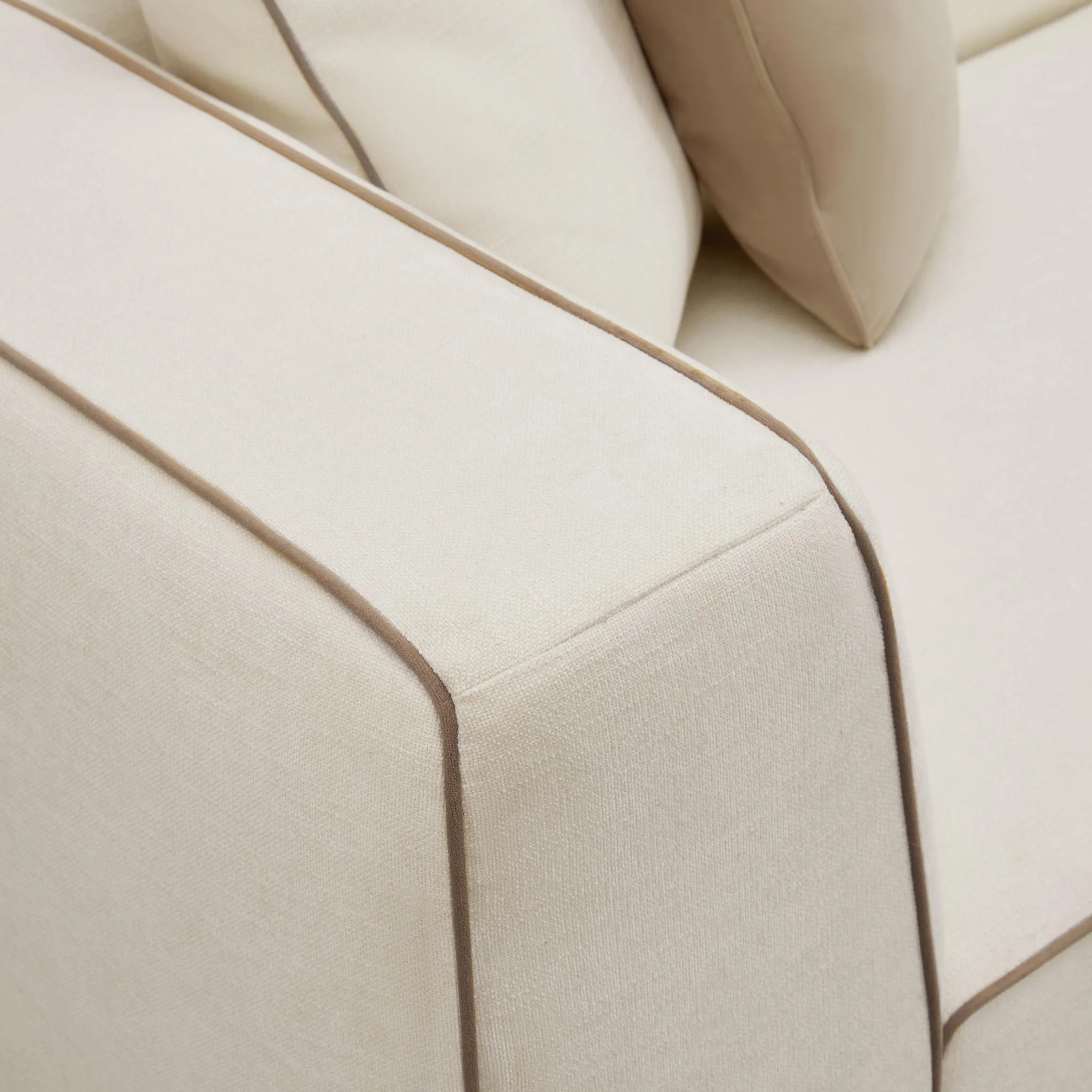 Tristine Cream Linen RAF Sectional - Image 5