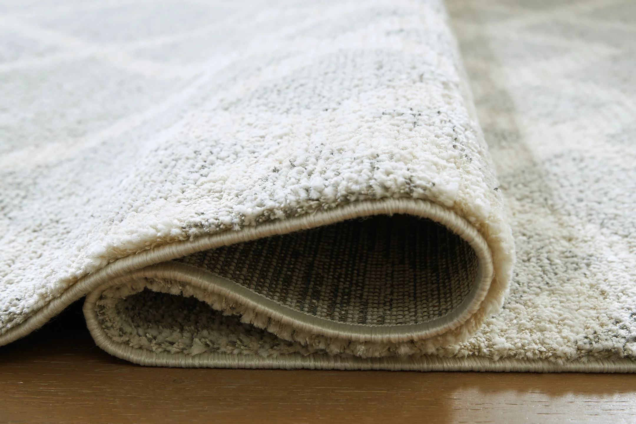 Unawick Large Rug - Image 6