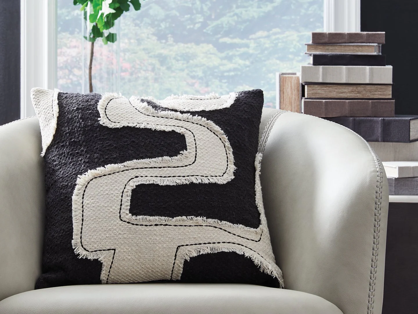 Veerbank Pillow (Set of 4) - Image 2