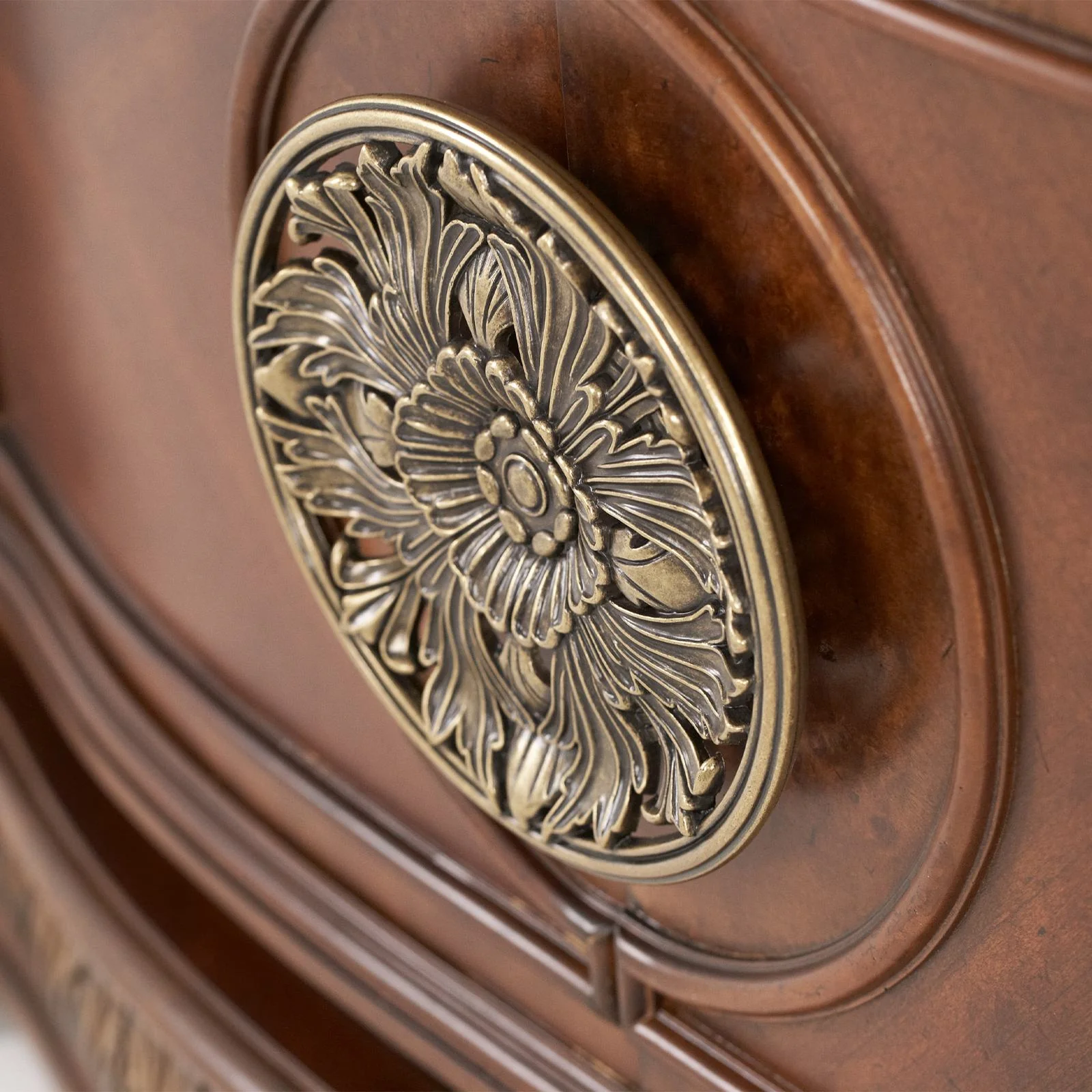 Villa Valencia Bachelor's Chest - Classic Chestnut - Image 5