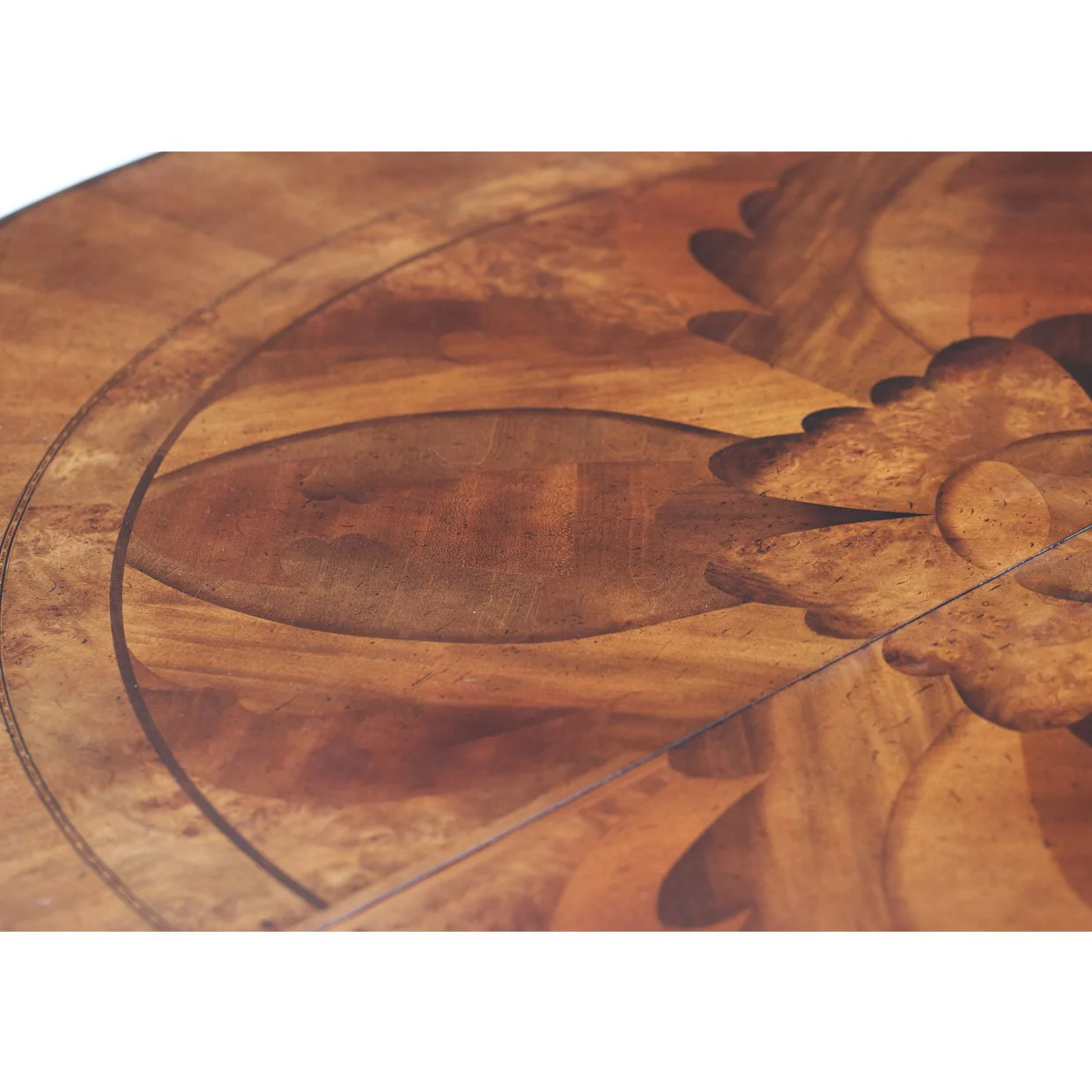 Villa Valencia Round Dining Table - Classic Chestnut - Image 5
