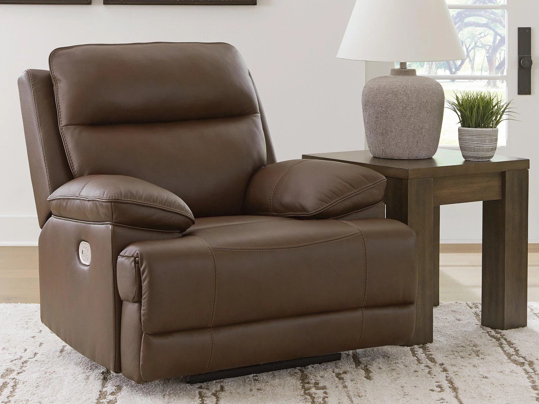 VonRyan Power Recliner - Image 2