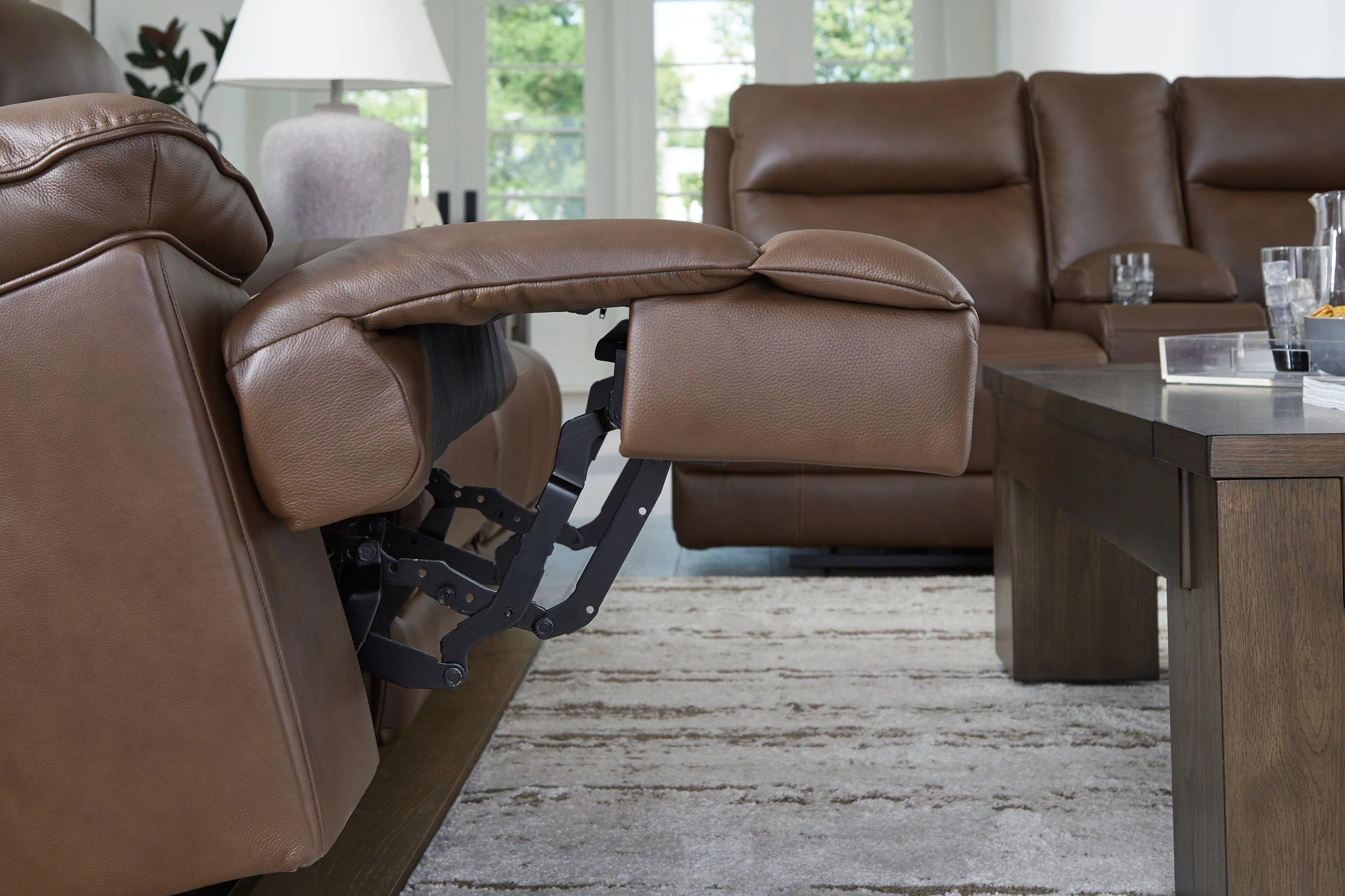 VonRyan Power Reclining Loveseat - Image 11